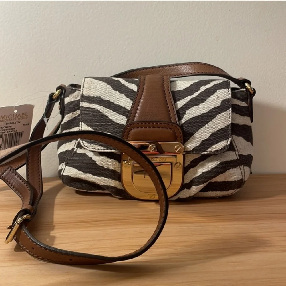 Michael Kors Crossbody - Picture 4 of 7